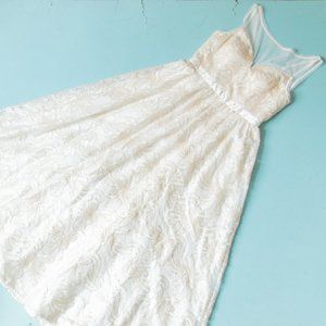 Adrianna Papell White Gold Embroidered Sequin Illusion Neck Full Skirt Gown Sz 8